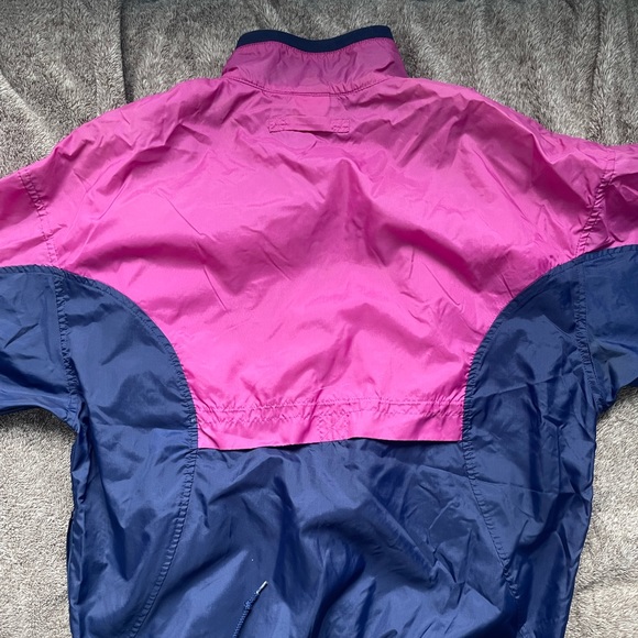 Vintage Vibes Unleashed: Nike Windbreaker in Bold Blue and Pink - Picture 2 of 2